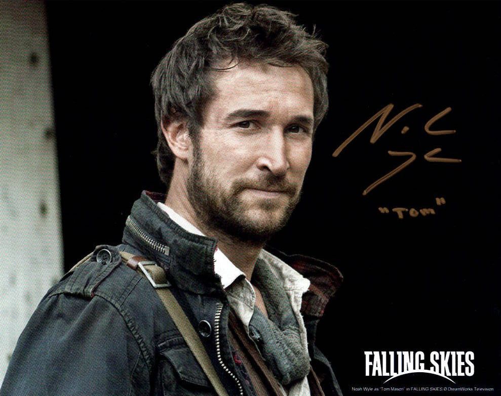 Noah Wyle "Falling Skies" signed 8x10 photo