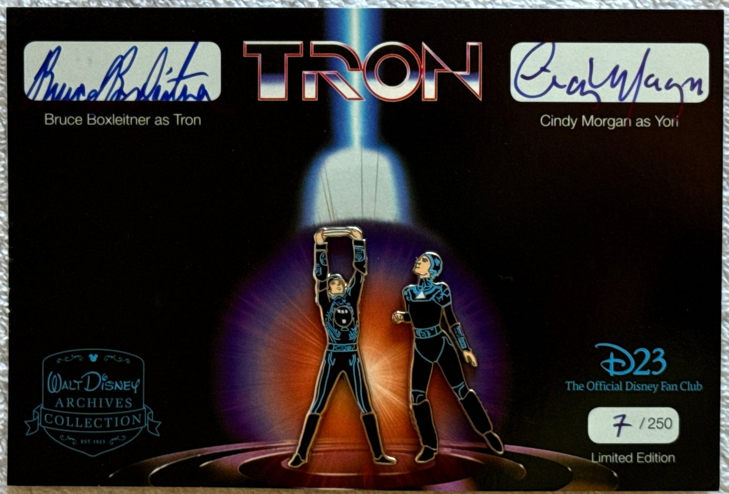 Bruce Boxleitner & Cindy Morgan "TRON" dual signed exclusive pin set